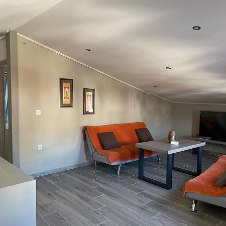 Aretoysa Center Luxury Suites 2 Néa Péramos Εξωτερικό φωτογραφία