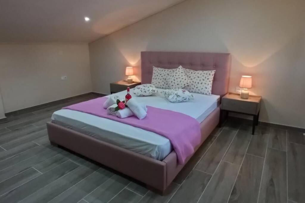 Aretoysa Center Luxury Suites 2 Néa Péramos Εξωτερικό φωτογραφία