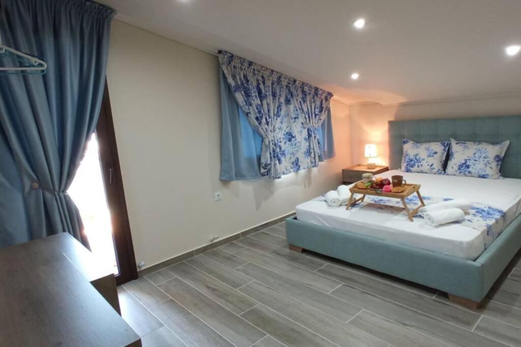Aretoysa Center Luxury Suites 2 Néa Péramos Εξωτερικό φωτογραφία