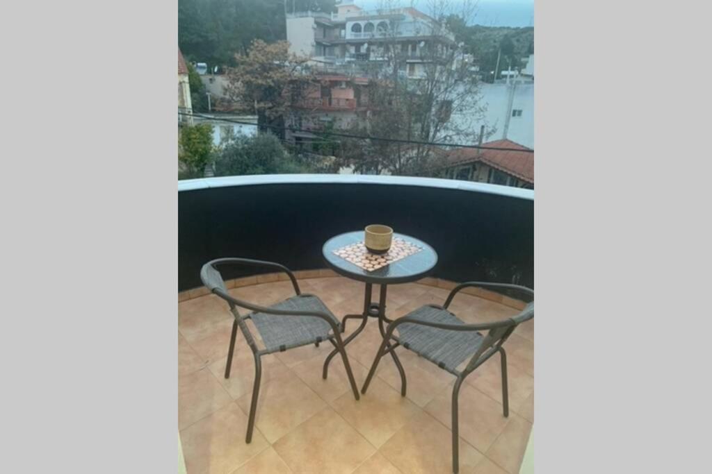 Aretoysa Center Luxury Suites 2 Néa Péramos Εξωτερικό φωτογραφία