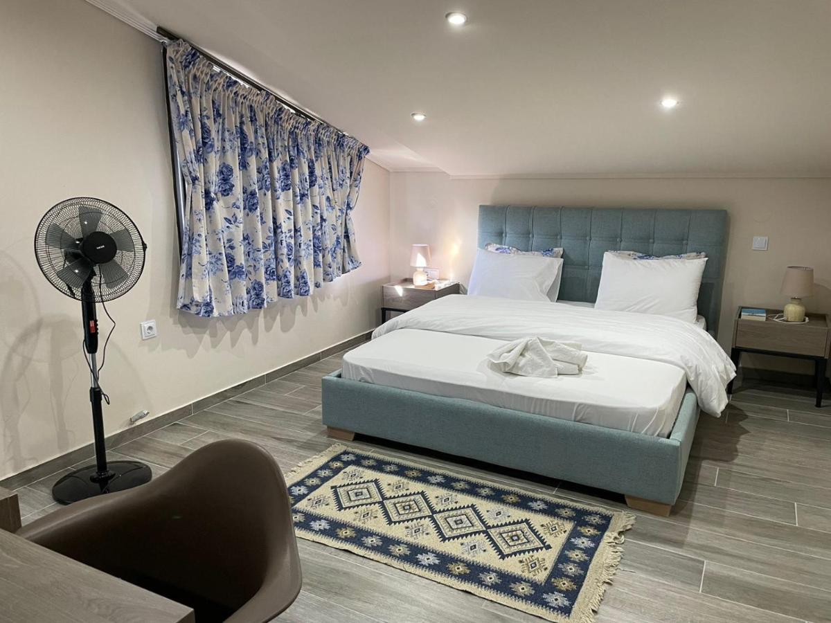 Aretoysa Center Luxury Suites 2 Néa Péramos Εξωτερικό φωτογραφία